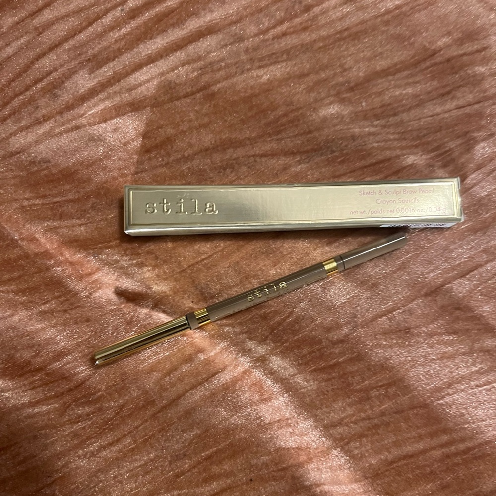 Stila sketch and sculpt brow pencil in shade light